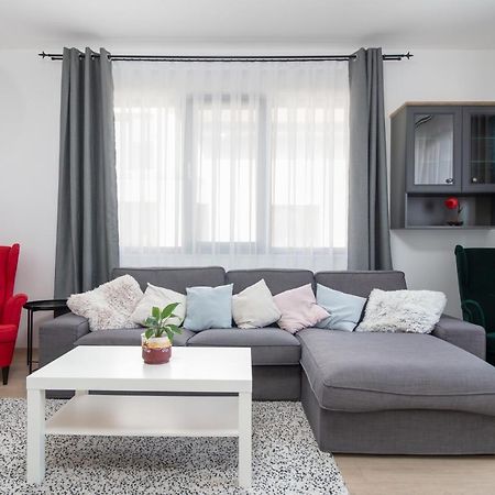 Zola Guest House Oradea Luaran gambar