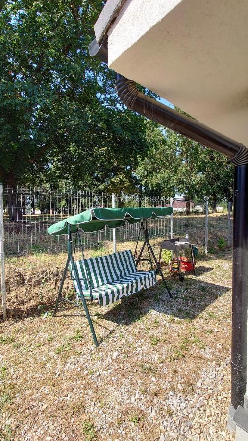 Zola Guest House Oradea Luaran gambar