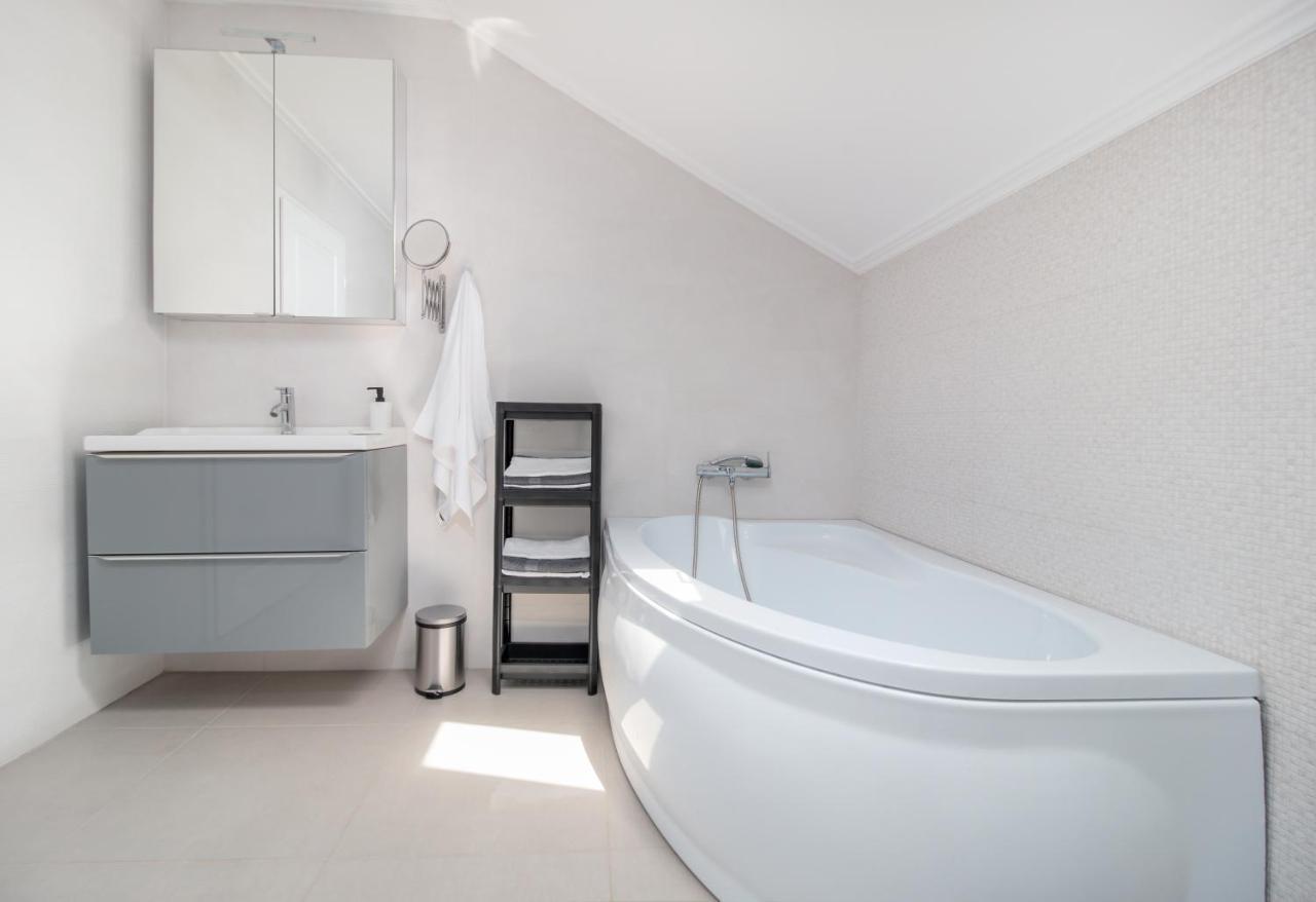 Zola Guest House Oradea Luaran gambar