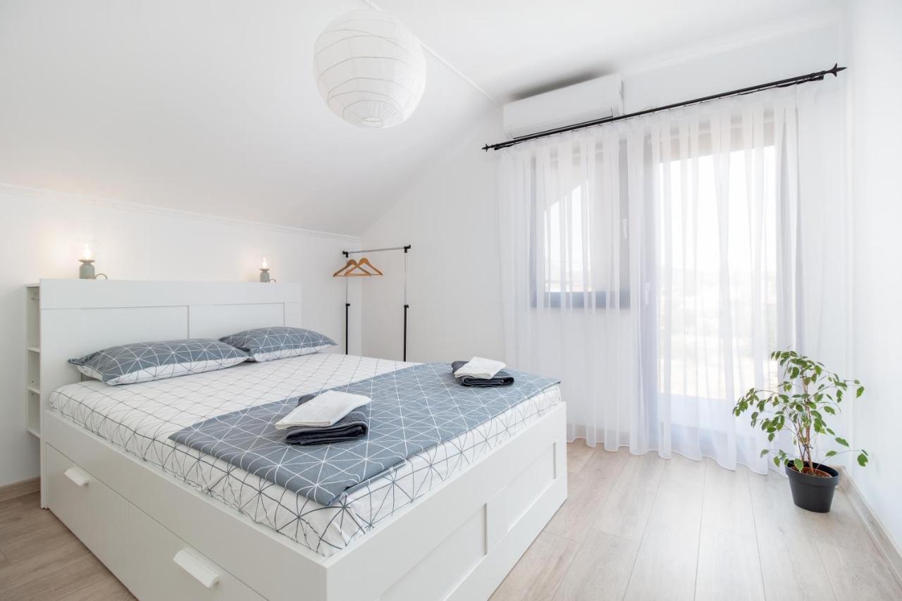 Zola Guest House Oradea Luaran gambar